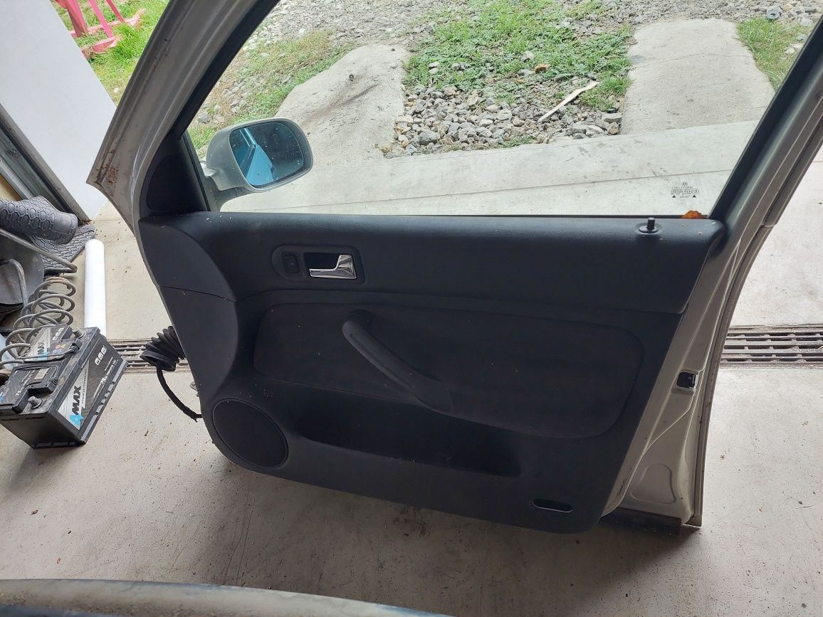 Drzwi prawe LB7Z srebrne golf 4 bora kompletne elektryka lusterko