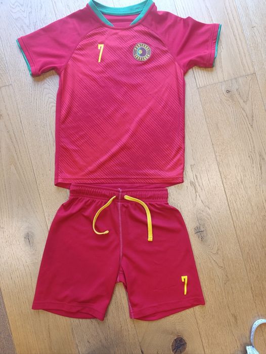 Strój piłkarski Portugalia, koszulka piłkarska i spodenki, 122/128
