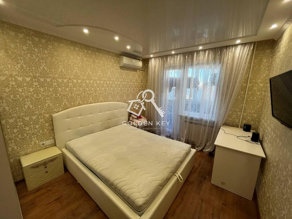 Продаж 4-кімнатної квартири, мкрн Індустріальний