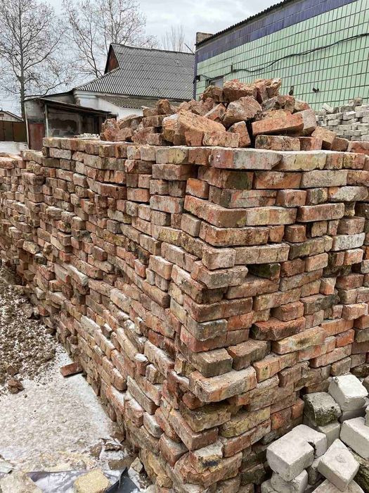 Продаю красный кирпич б/у