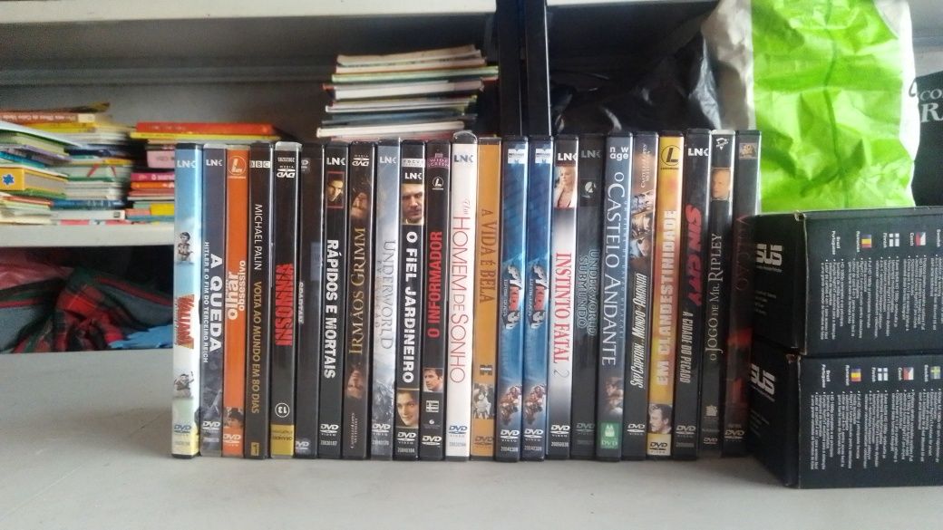 Vendo Lote de 23 dvd