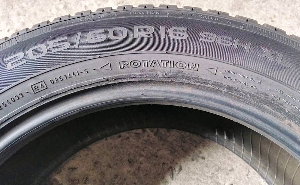 Шини зимові R16 205/60 Nokian WR 03