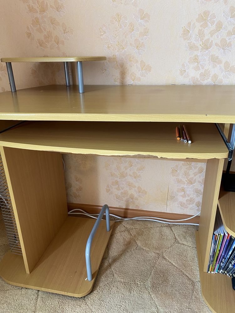 Компьютерный стол