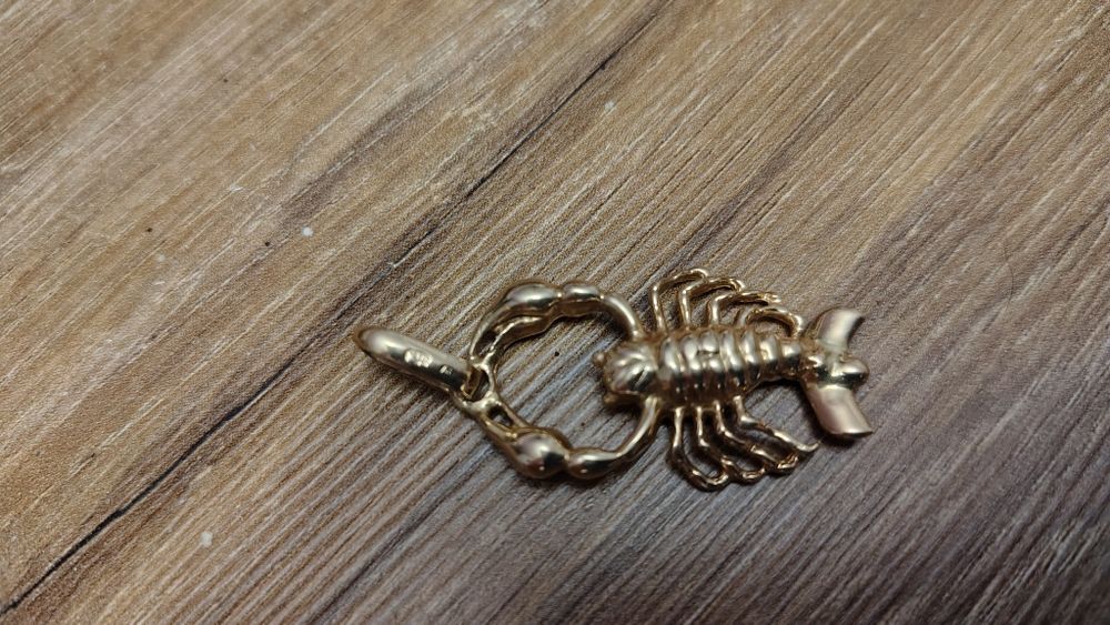 Złoty wisiorek rak 585 12.35g