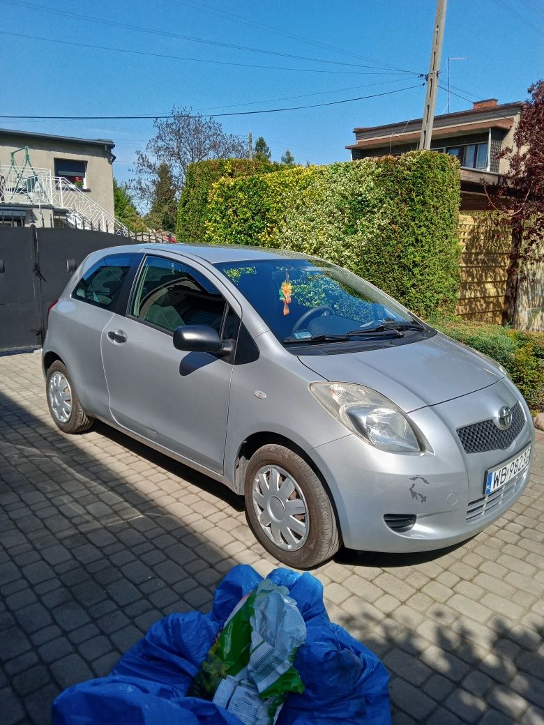 Toyota Yaris ll  1.0 benzyna 2007r klimatyzacja