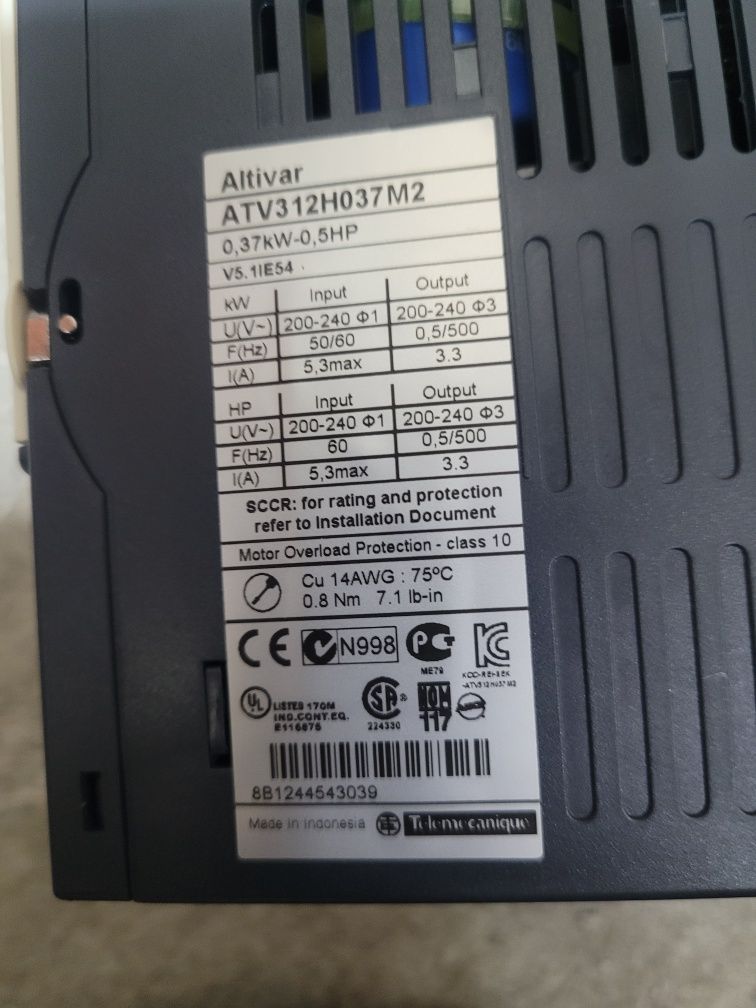 Falownik schnajder 0,38kw