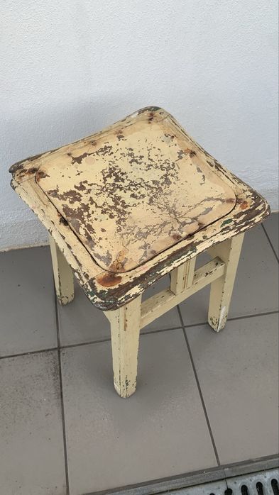 Banco antigo de taberna