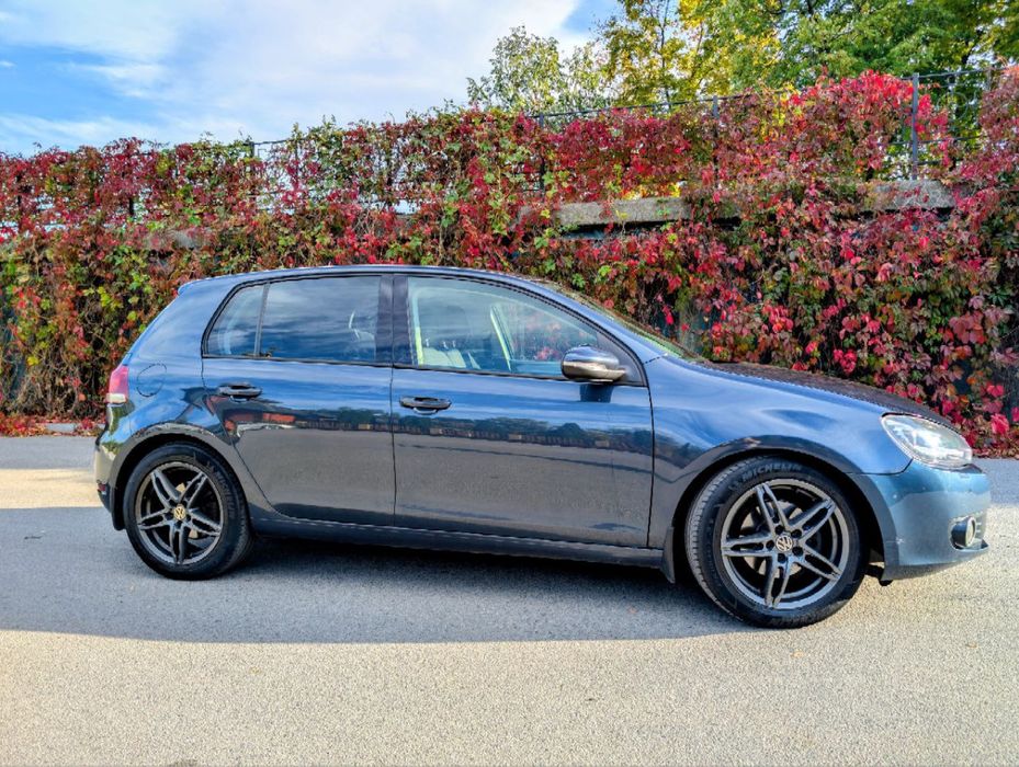 Продам Volkwagen Golf 2011