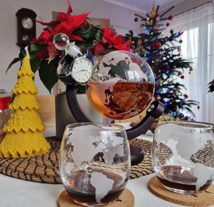 Karafka do whisky Globus 850 ml z zestawem szklanek i kostkami