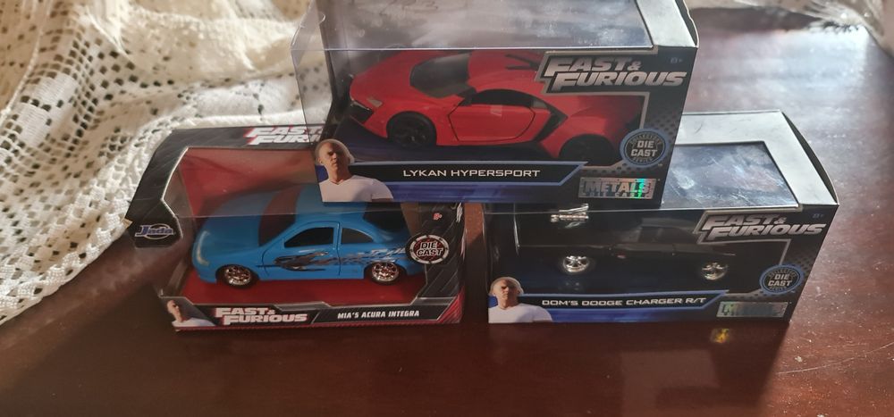 3 miniaturas referentes ao filme fast and furious