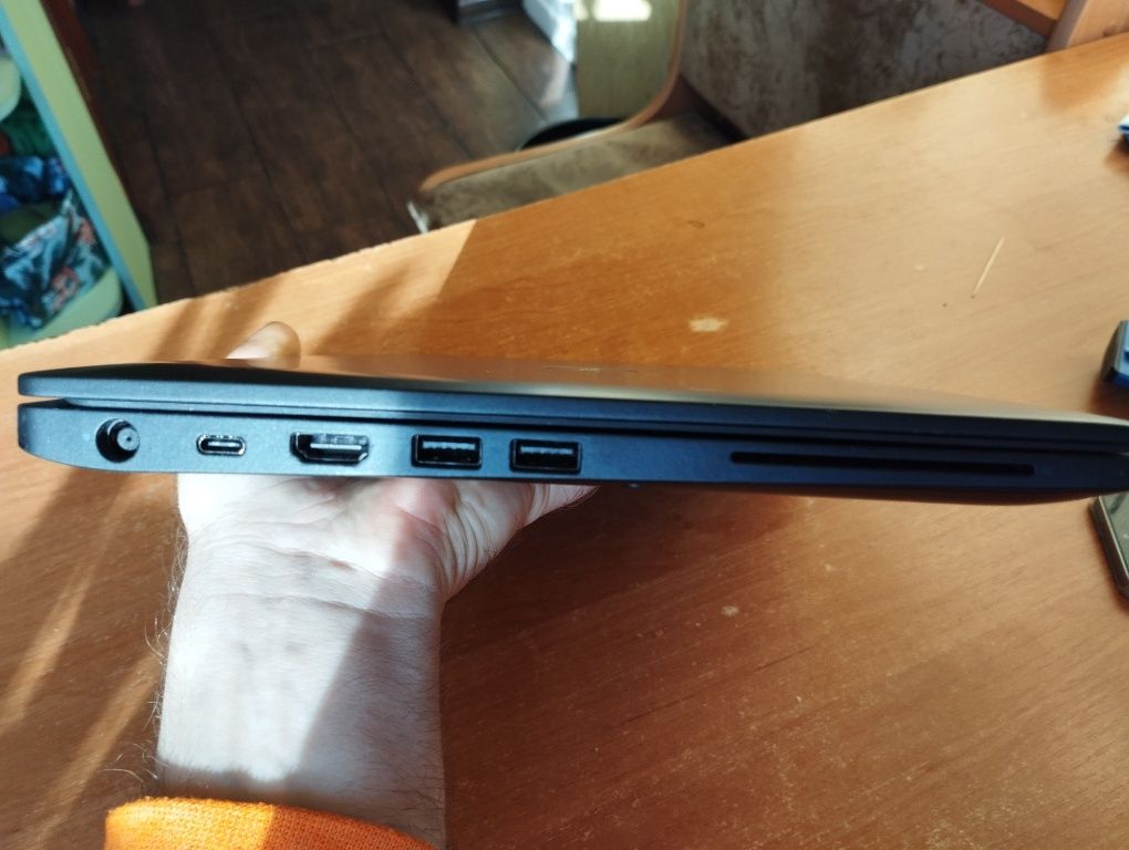 Dell latitude 7490, i7-8650u, 8 ram, 256 ssd nvme