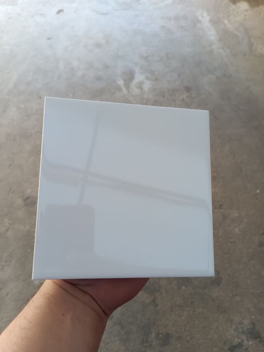 Tenho muita tijoleira 15x15 branca