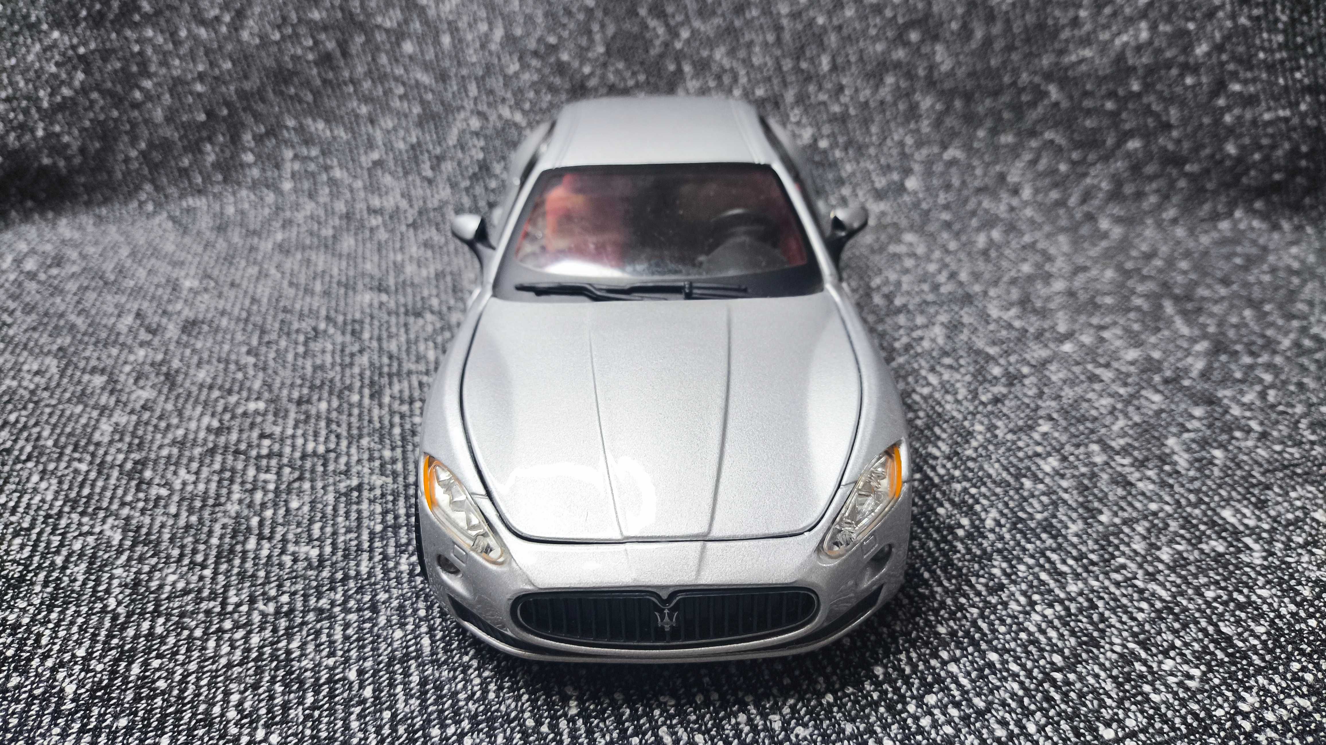 Модель Maserati Gran Turismo масштаб 1:24 Bburago