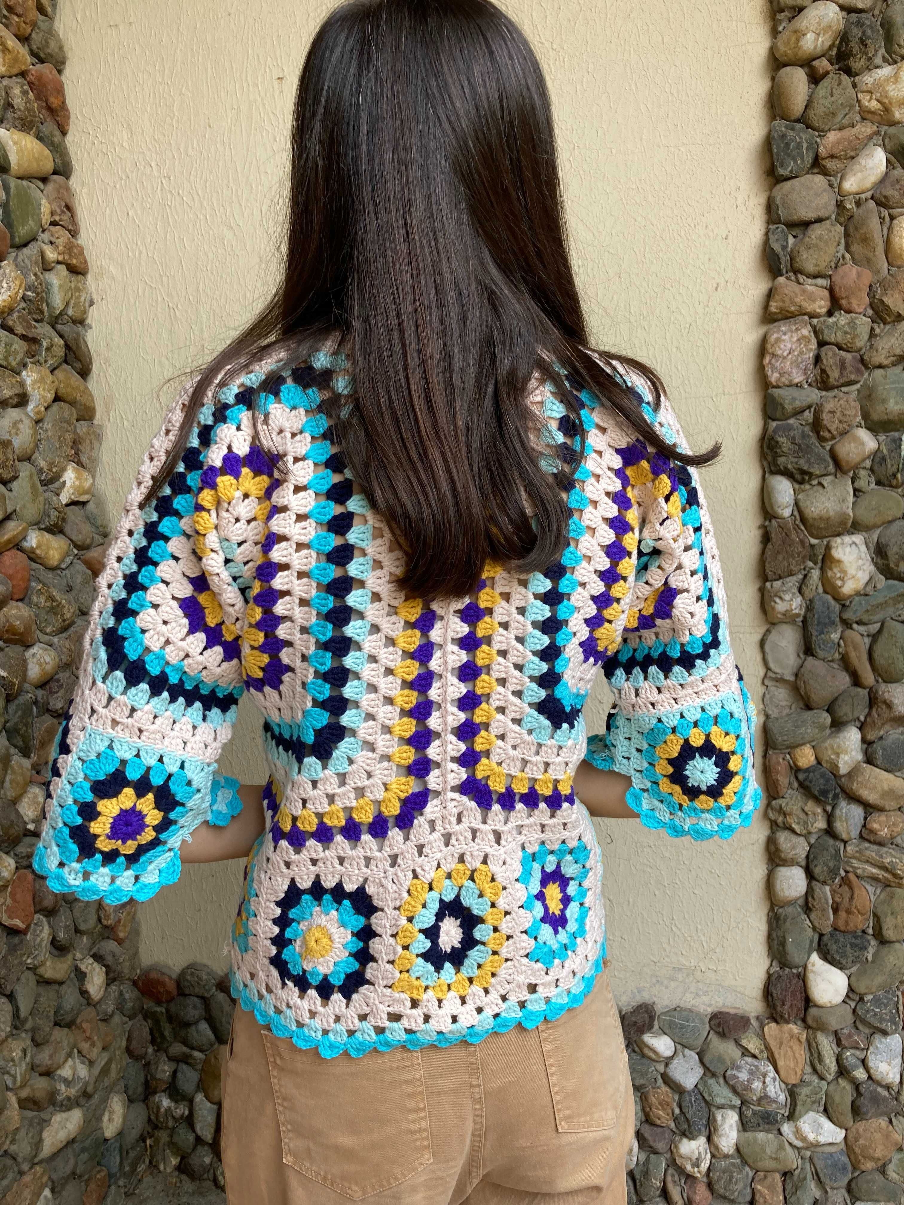 Casaco Mulher Cardigan Crochet lã para mulher feito a mao / flor