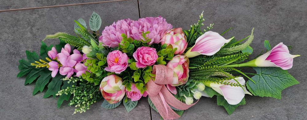 Kompozycja kwiatowa na grób cmentarz stroik ikebana Z208