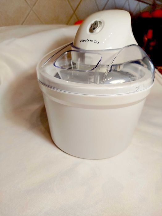 Máquina doméstica de fazer gelados