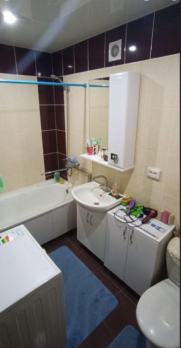 Продам або обміняю 4 кімнатну квартиру в центрі на однокімнатну або бу
