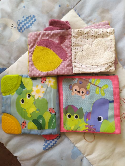 Книжечки шуршалки+іграшка