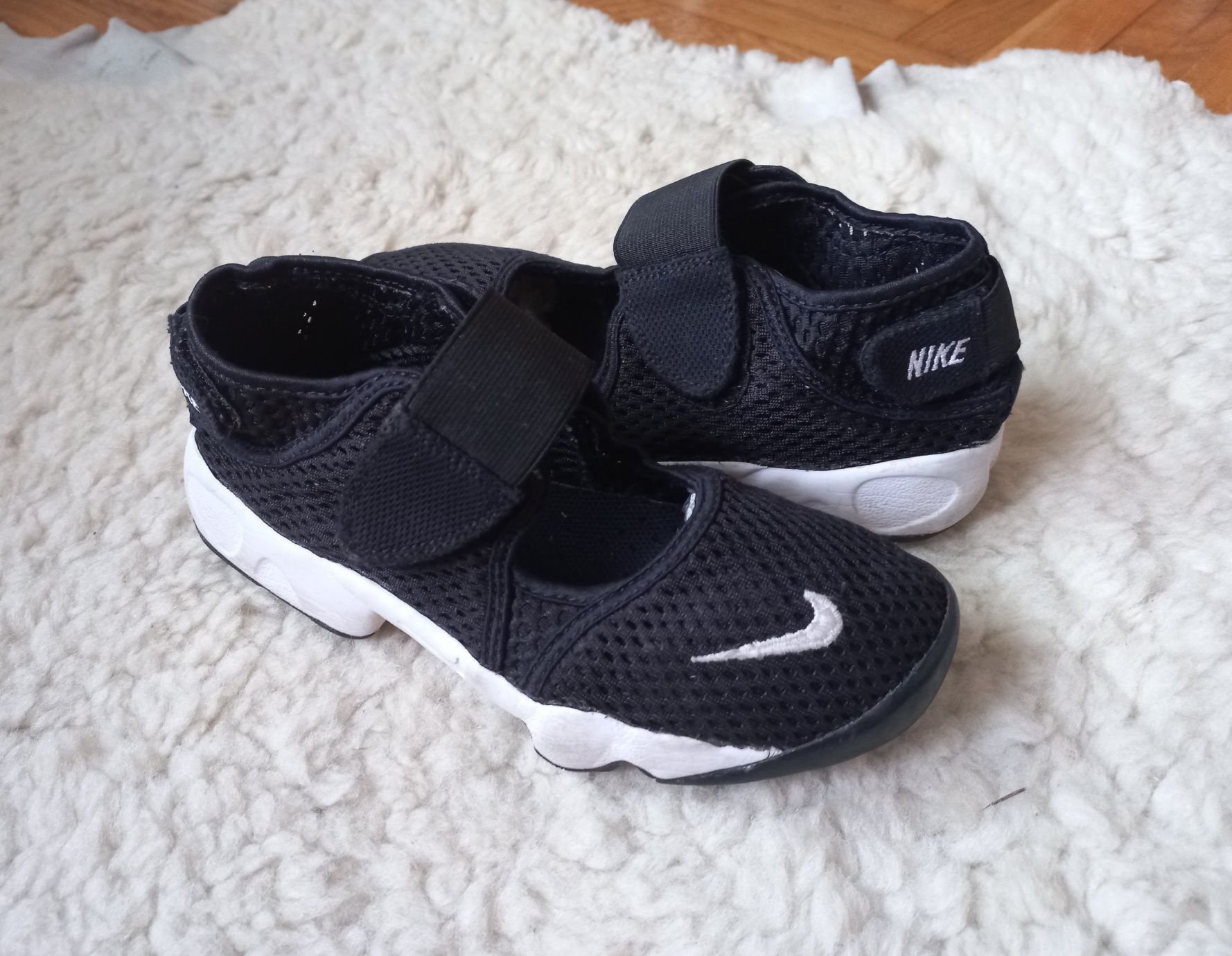 Nike Air Rift sneakersy na rzepy r 35