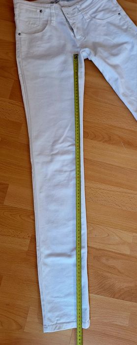 Jeansy - Stradivarius - rozmiar 32