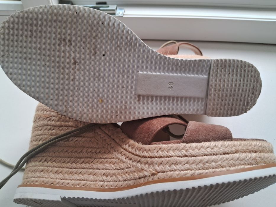 босоніжки 40 26см замша Miraton бежевий колір плетена танкетка