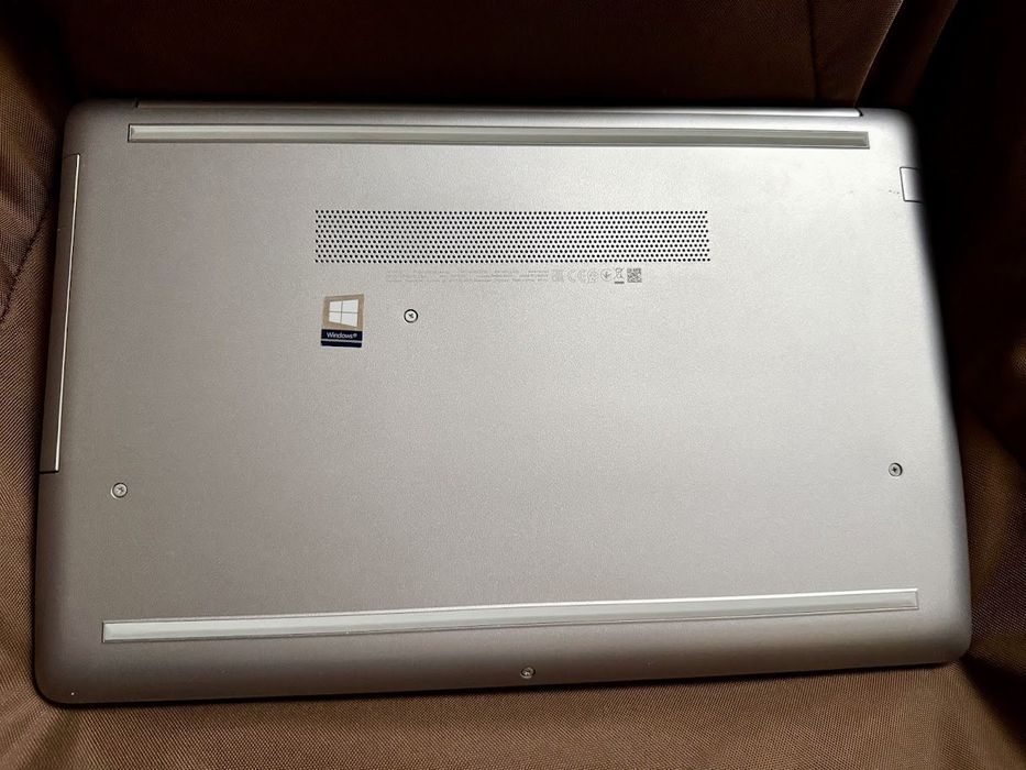 Ноутбук HP 250G7