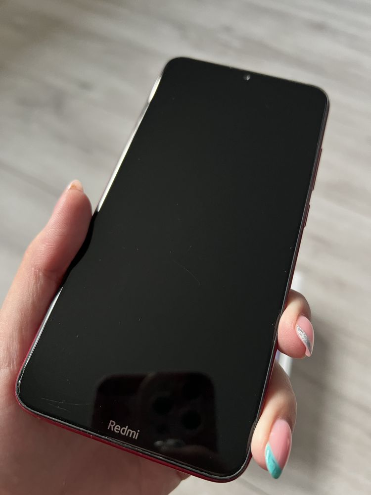 Czerwony smartfon smartphone Xiaomi Redmi 8 4GB