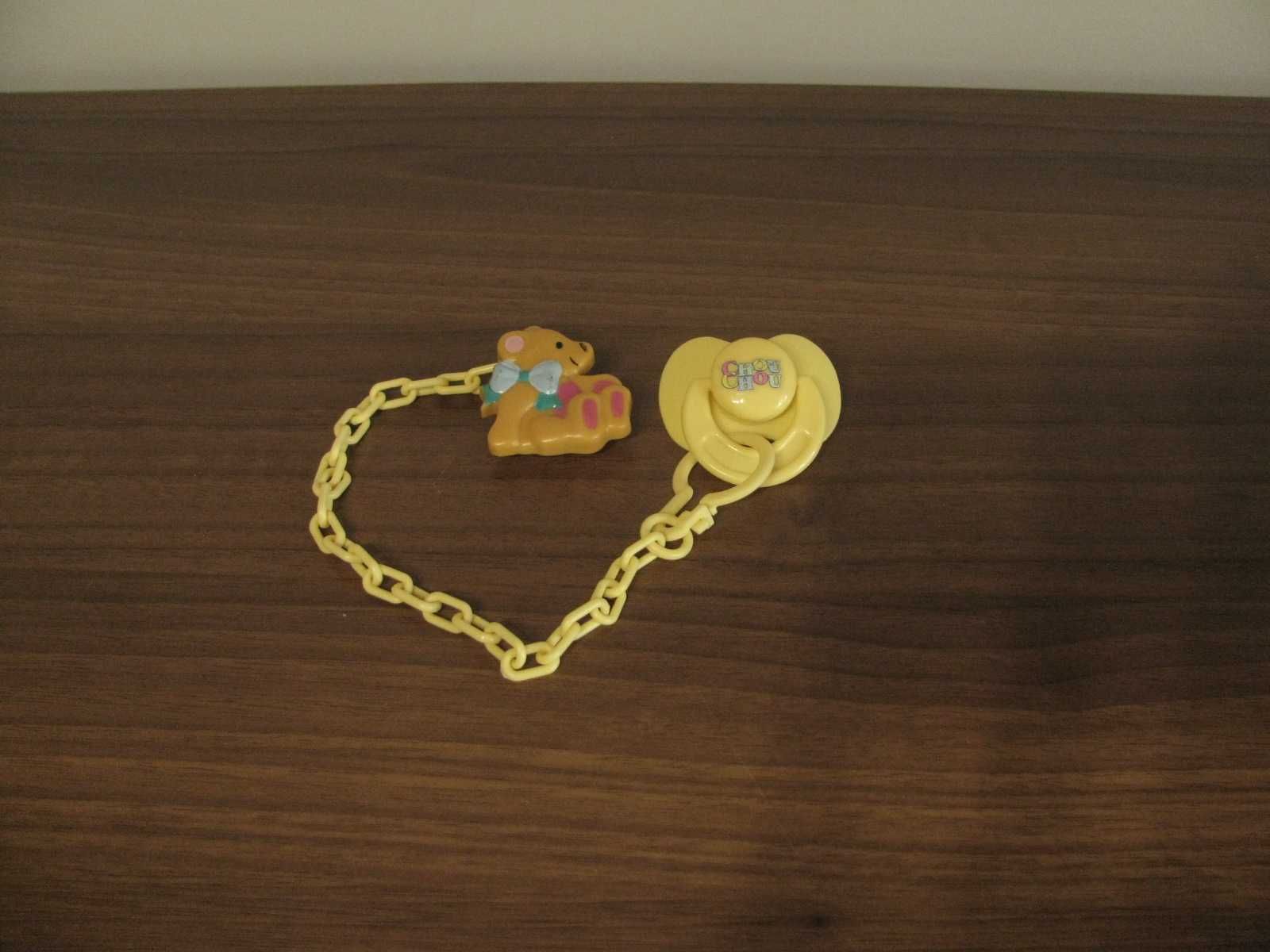 Smoczek z przywieszką Misiem Chou Chou - Zapf Creation