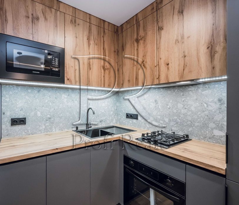 БЕЗ КОМІСІЇ! Продаж 1к кв з Дизайнерським ремонтом за 7 хв до м.Сирець