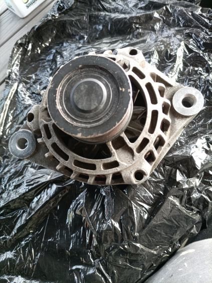 Alternator sprawny Zafira B 1.9 CDTI