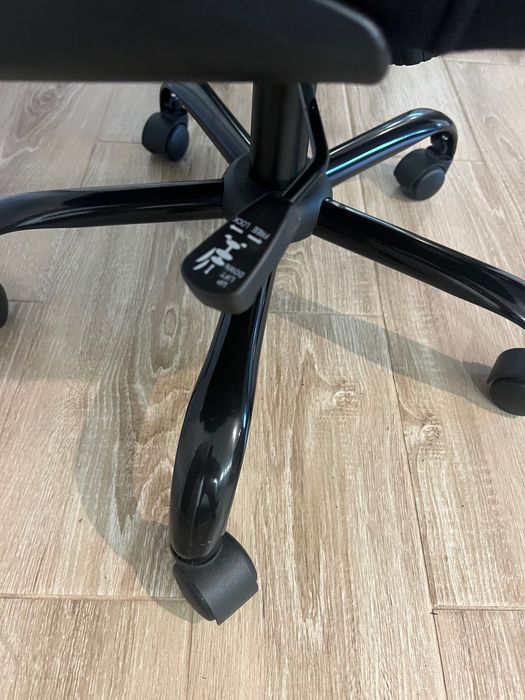 Fotel biurowy krzesło obrotowe , składane podłokietniki