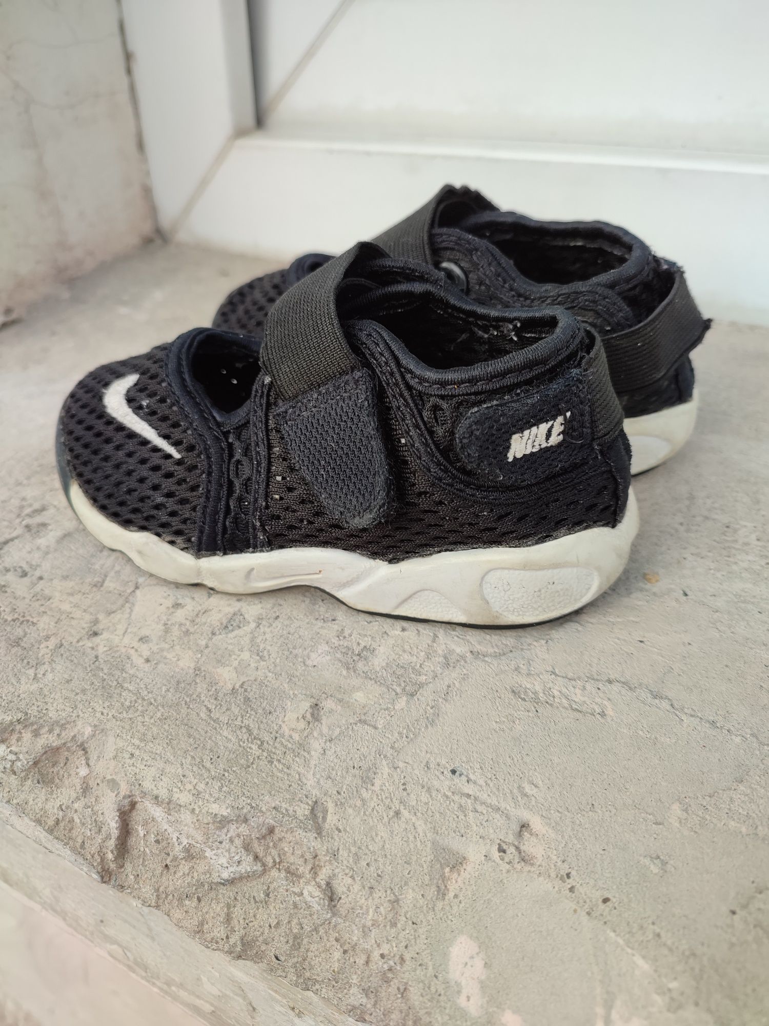 Дитячі кросівки/босоніжки Nike