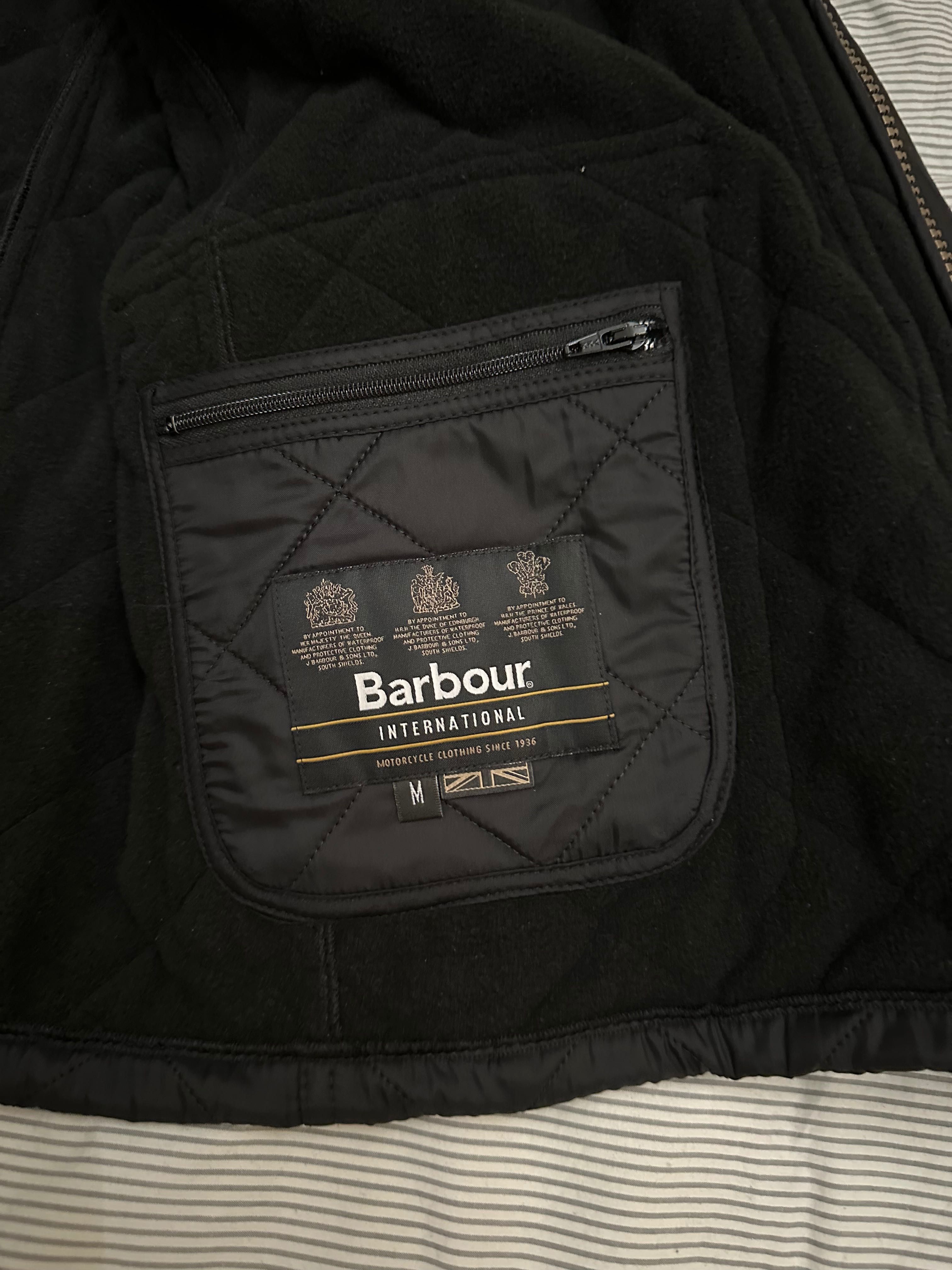 Kurtka polarowa Barbour Ariel w kolorze czarnym, rozmiar średni