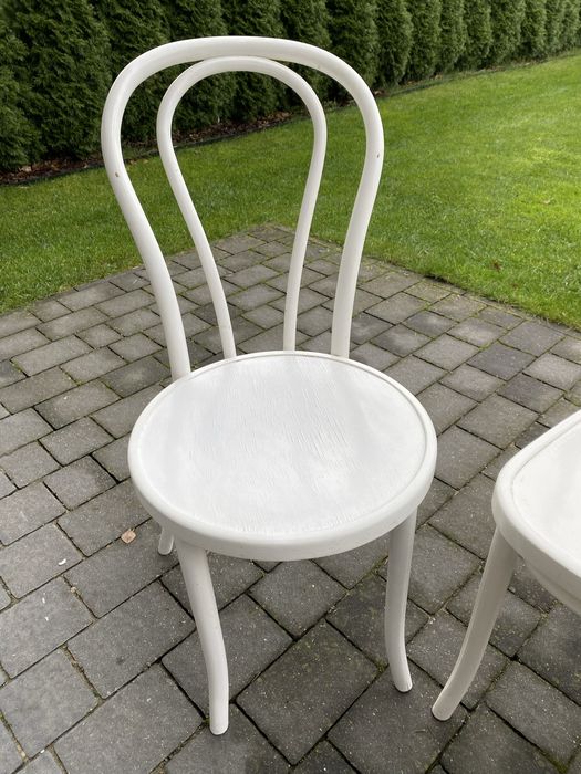 Krzesła drewniane gięte