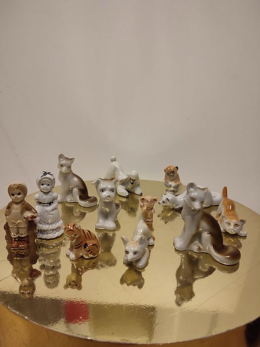 Figurka porcelanowa małpka Łomonosow lata 70