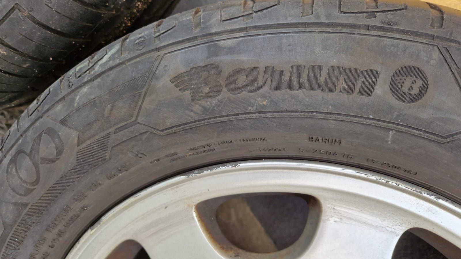 Alufelgi  Audi w raz z oponami 195/65 r.15