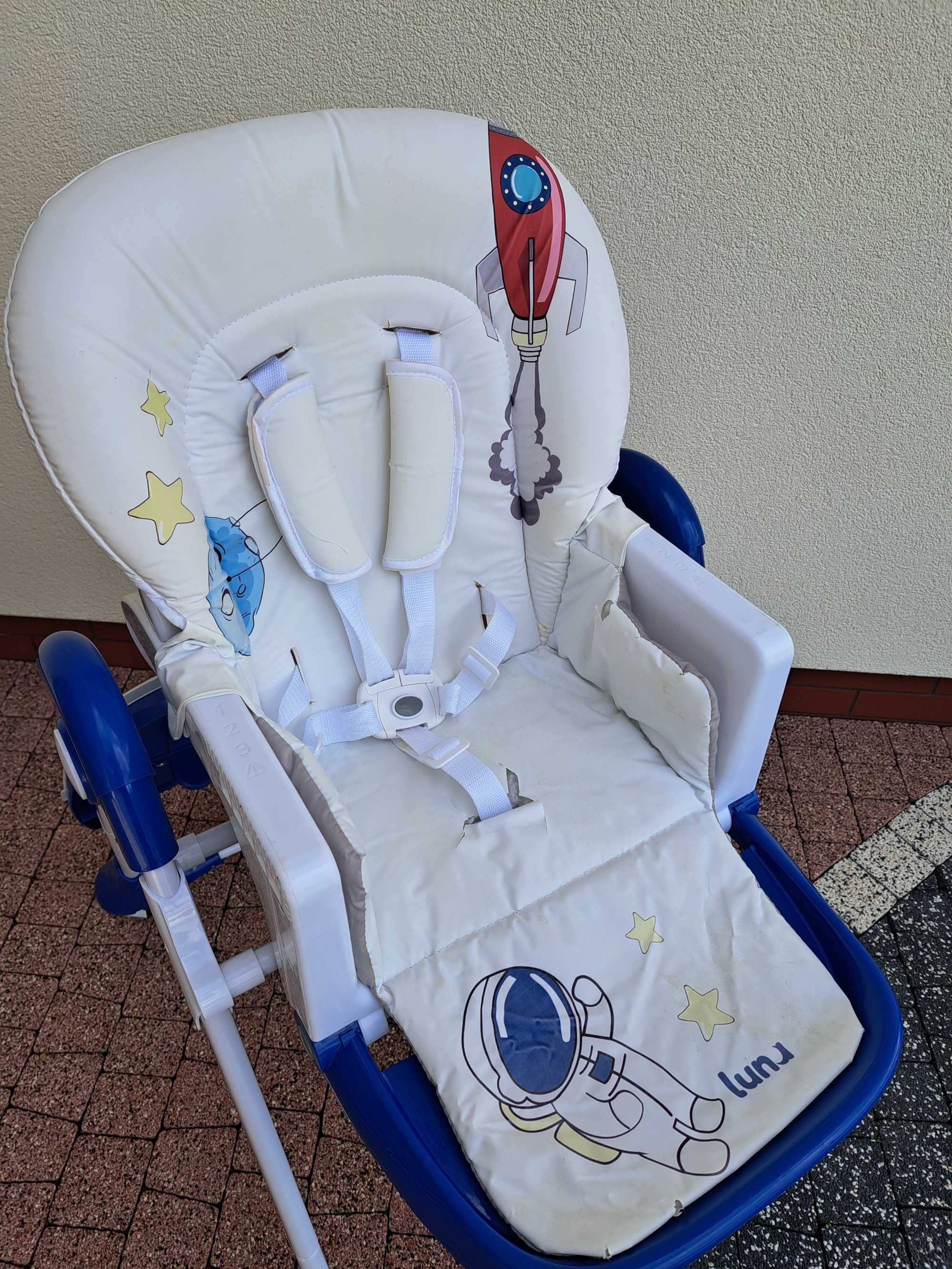 Krzesełko do karmienia Caretero Luna