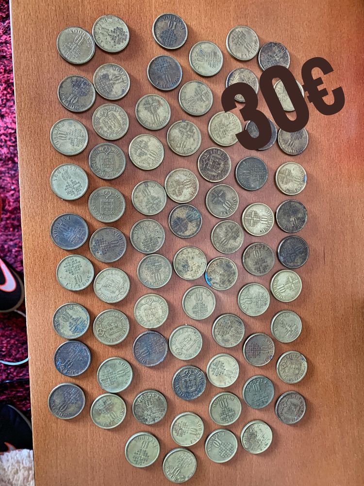 242 moedas variadas “preço nas fotos”