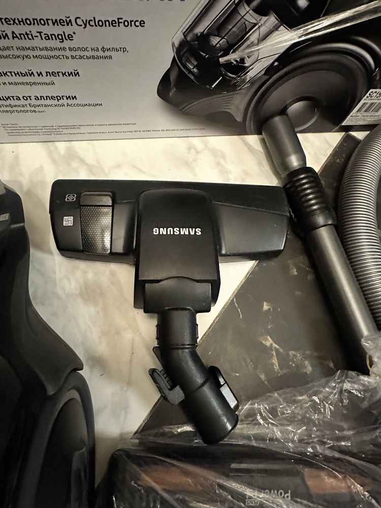 Пилосос Samsung з контейнером