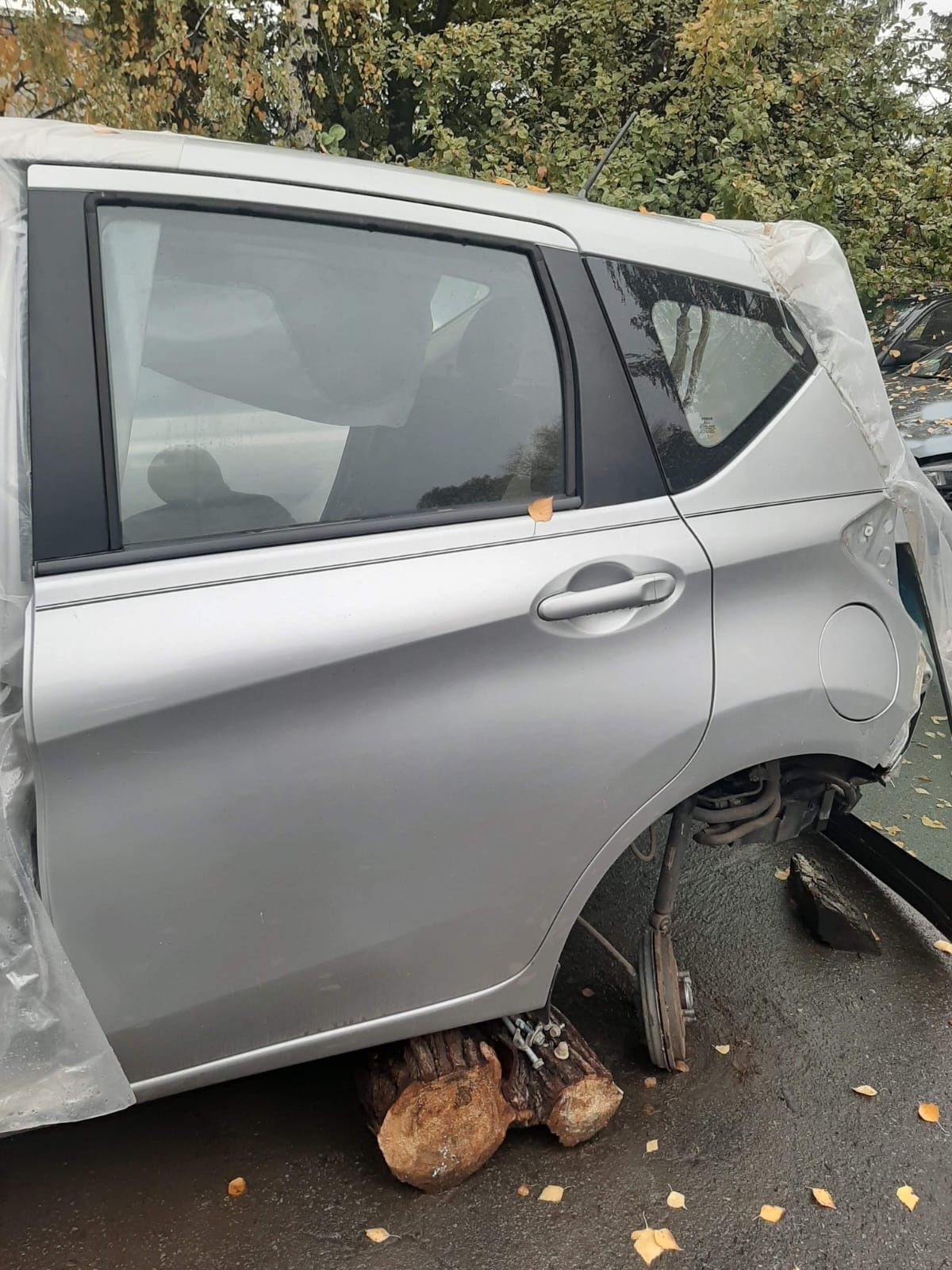 Nissan versa 2011-2019 четверть дверь лонжерон диски полки АКПП стекло