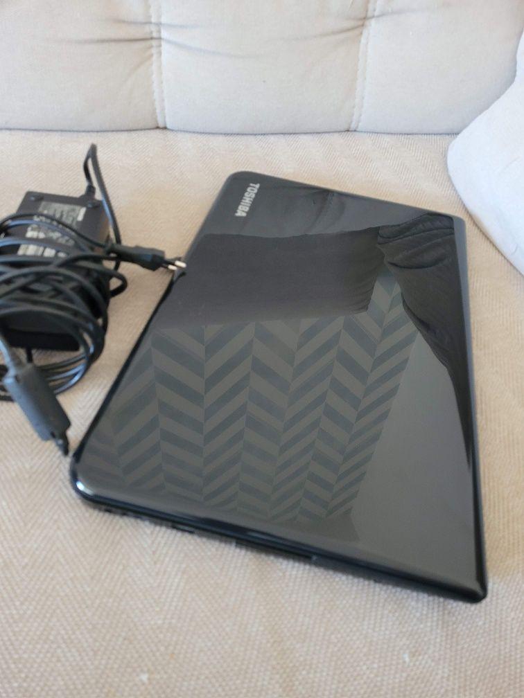 Portatil Toshiba Satellite L50-A-1CU - 15.6"