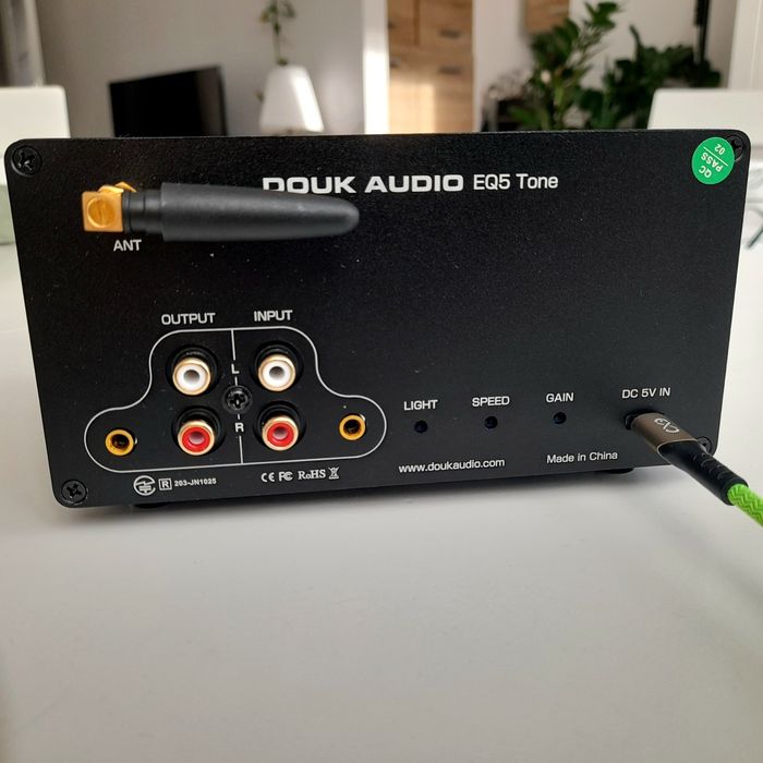 Equalizer korektor One Little Bear EQ5-VU Tone Douk Audio VU Meter