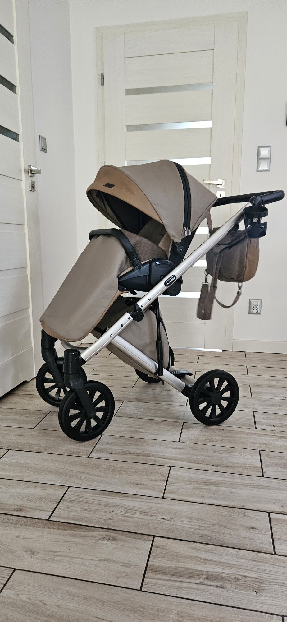 Wózek Anex E-type w zestawie 2w1 lub 4w1 z Cybex I bazą obrotową