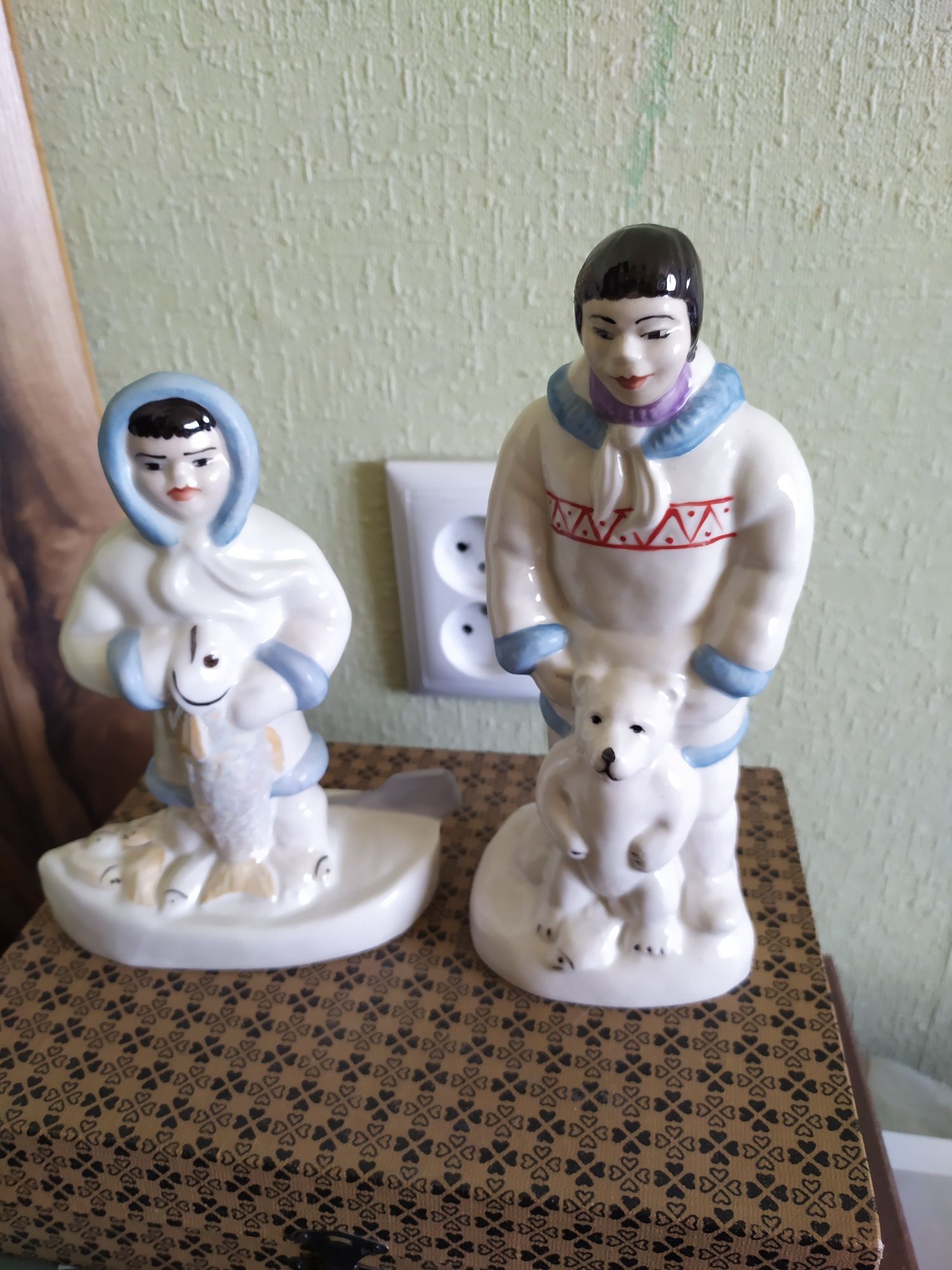 Статуэтки Коростень