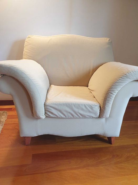 Poltrona beige muito bom estado