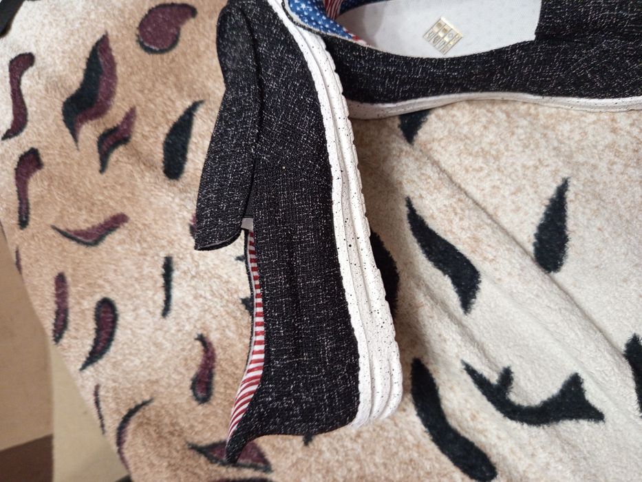 Макасины туфли тапочки.