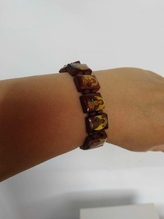 дерев'яний браслет на руку з 12 ікон.обрігає подружжя з дня весілля