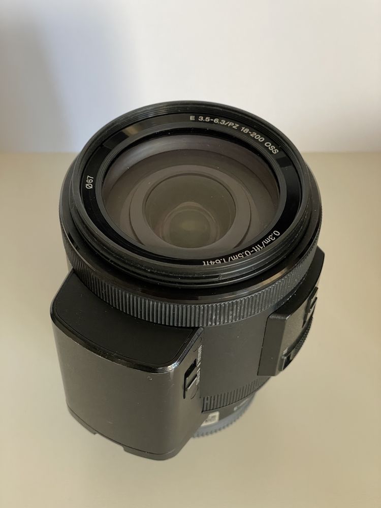 Obiektyw Sony E Power Zoom PZ 18-200 OSS do aps-c do video