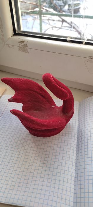 Продам Керамическая статуэтка Лебедь в замше