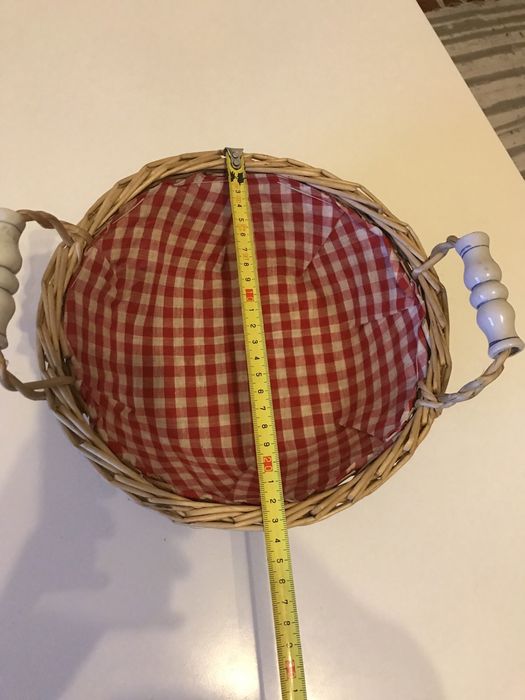 Cesto verga com pegas em ceramica e interior forrado a tecido - novo